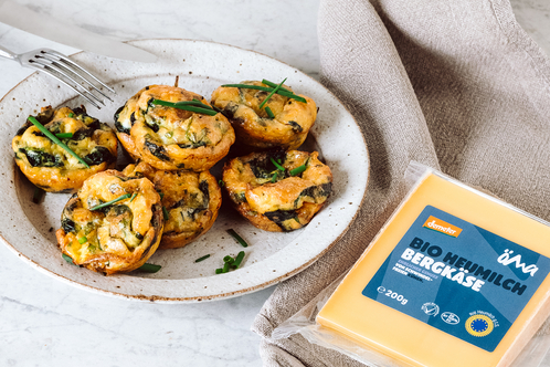 Recepte: mini omlete ar sieru un spinātiem
