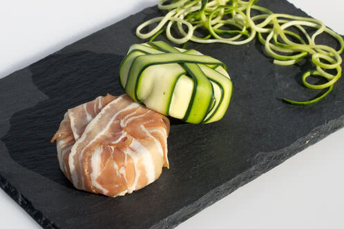 Recepte: Camembert speķa/cukurīnu apvalkā